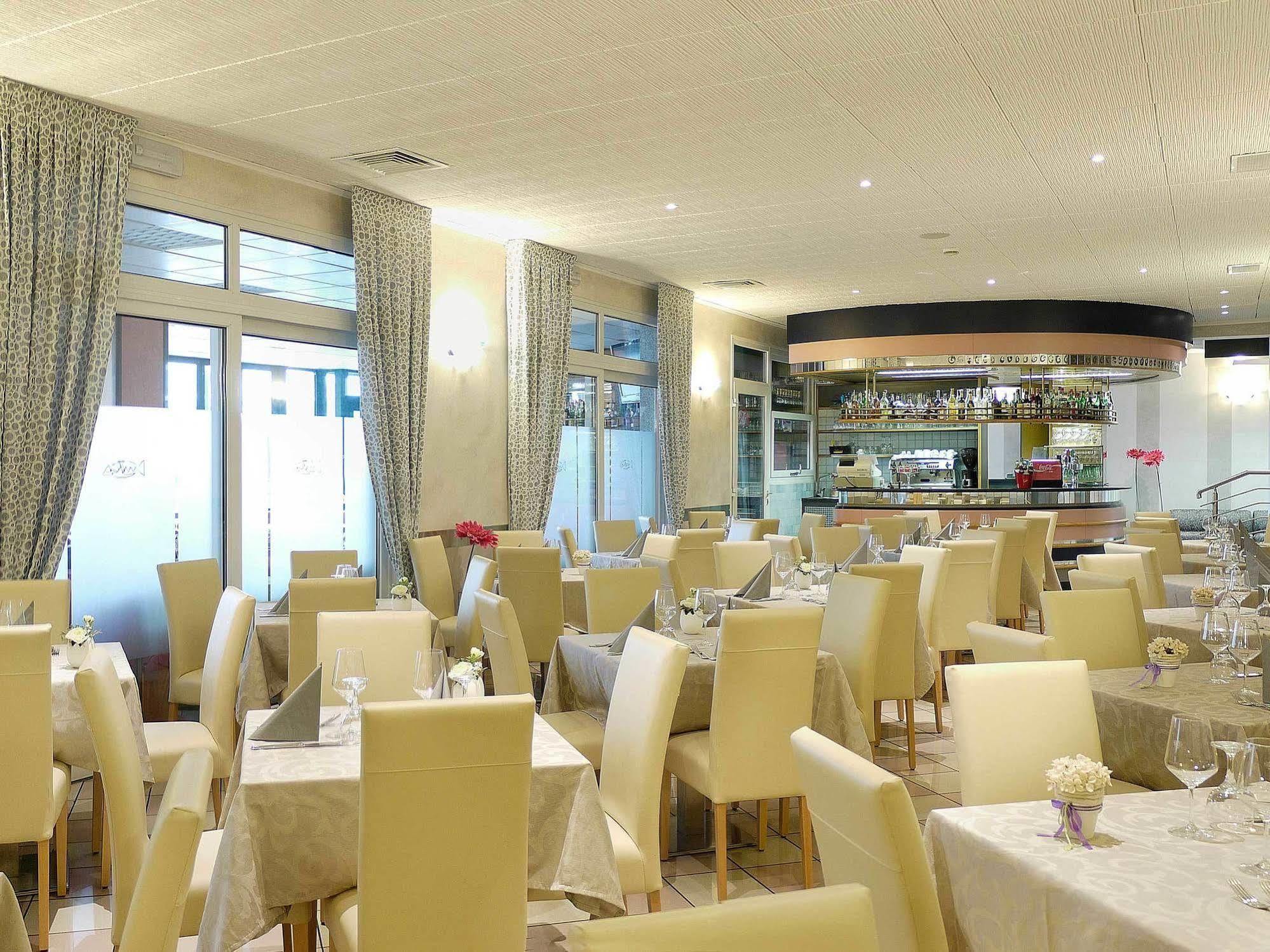 Hotel Storione Lido di Jesolo Exterior photo