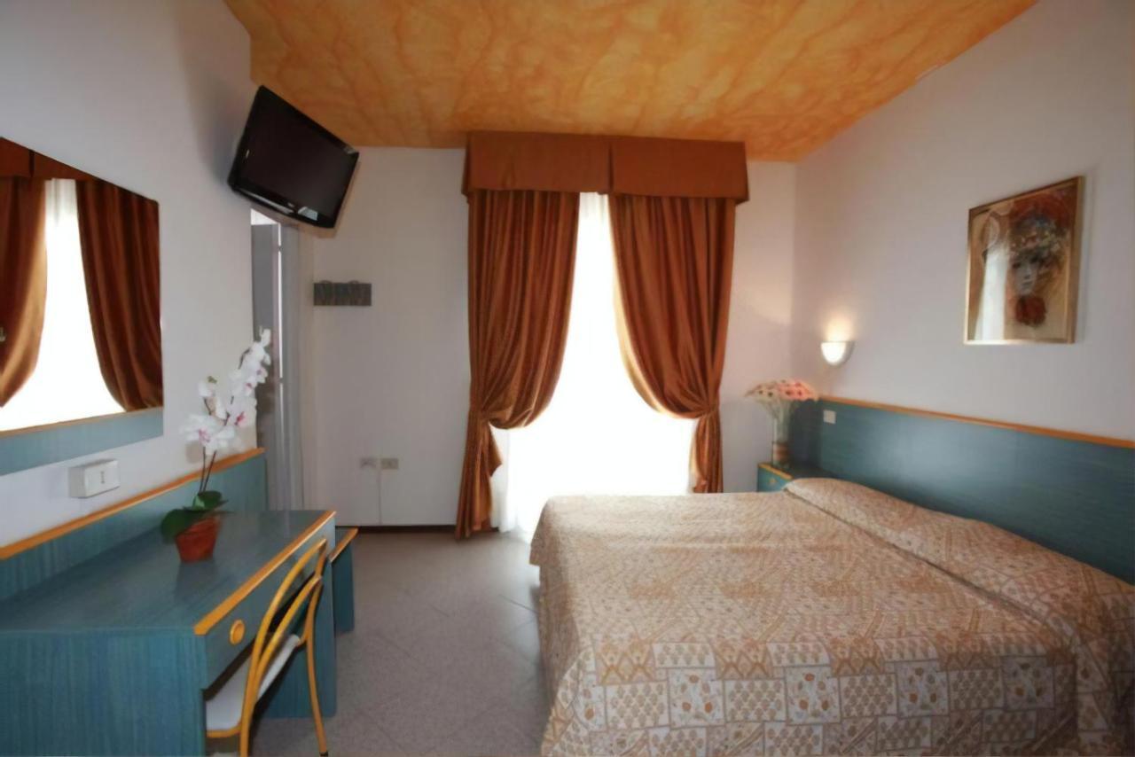 Hotel Storione Lido di Jesolo Exterior photo